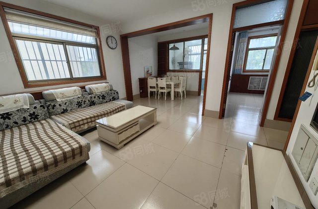 市委党校 多层3楼 边户 大三室 停车方便 小区很板正随时看