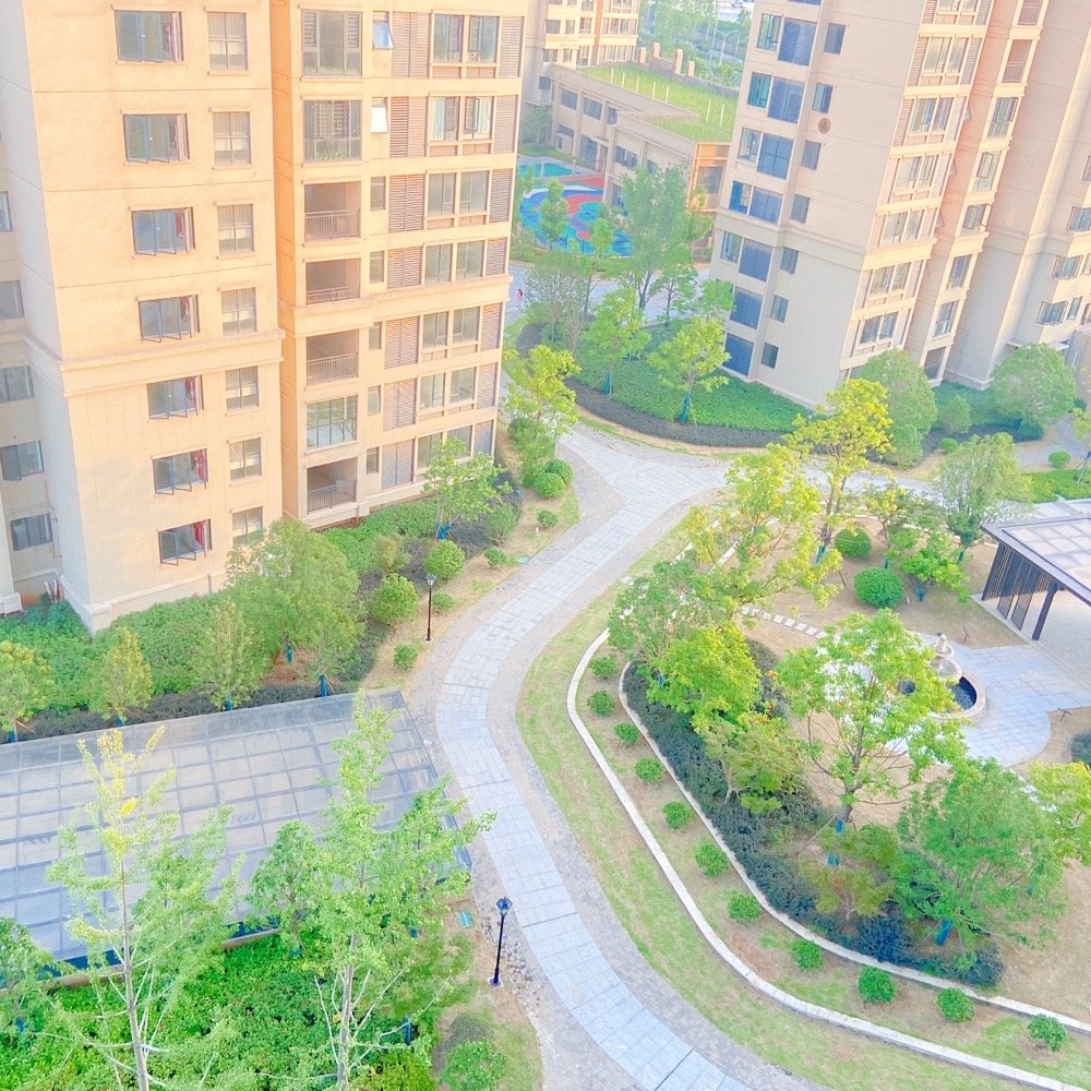 蓉江首府3室2厅2卫100㎡南56万