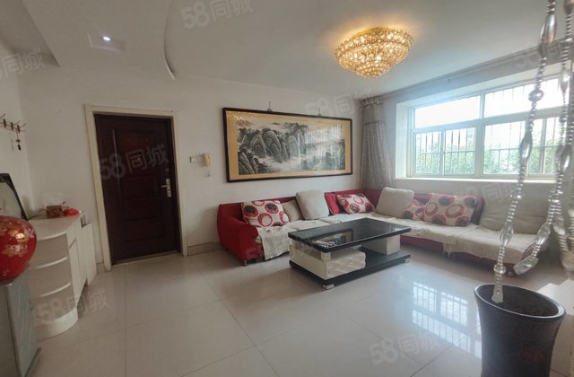 急售！紧邻汽车总站！单价七开头！送储！多层  中间楼层！