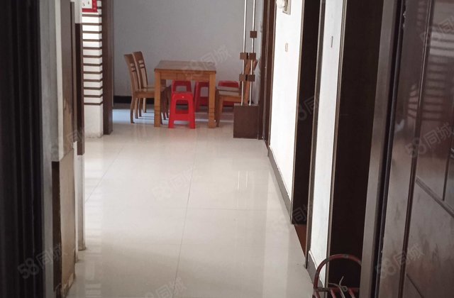 桃源小区(新干)3室2厅143.22㎡93万二手房图片