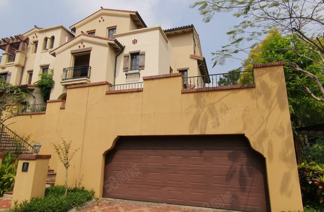 天晟海琴湾别墅300方6房2厅5卫780万 满5年 税费低