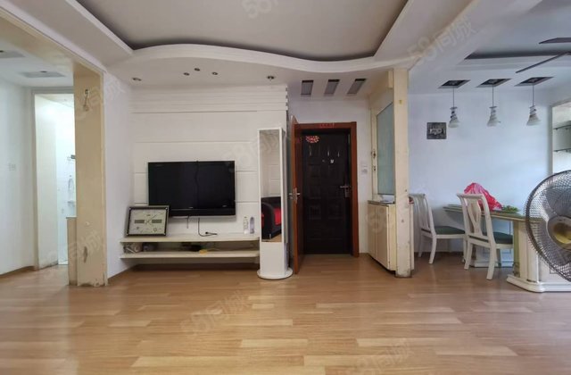 文轩中学 进三室两厅一卫好楼层102平 送储