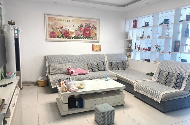 急售  万达旁信合花苑  带储藏室子母车位  精装修三室两厅