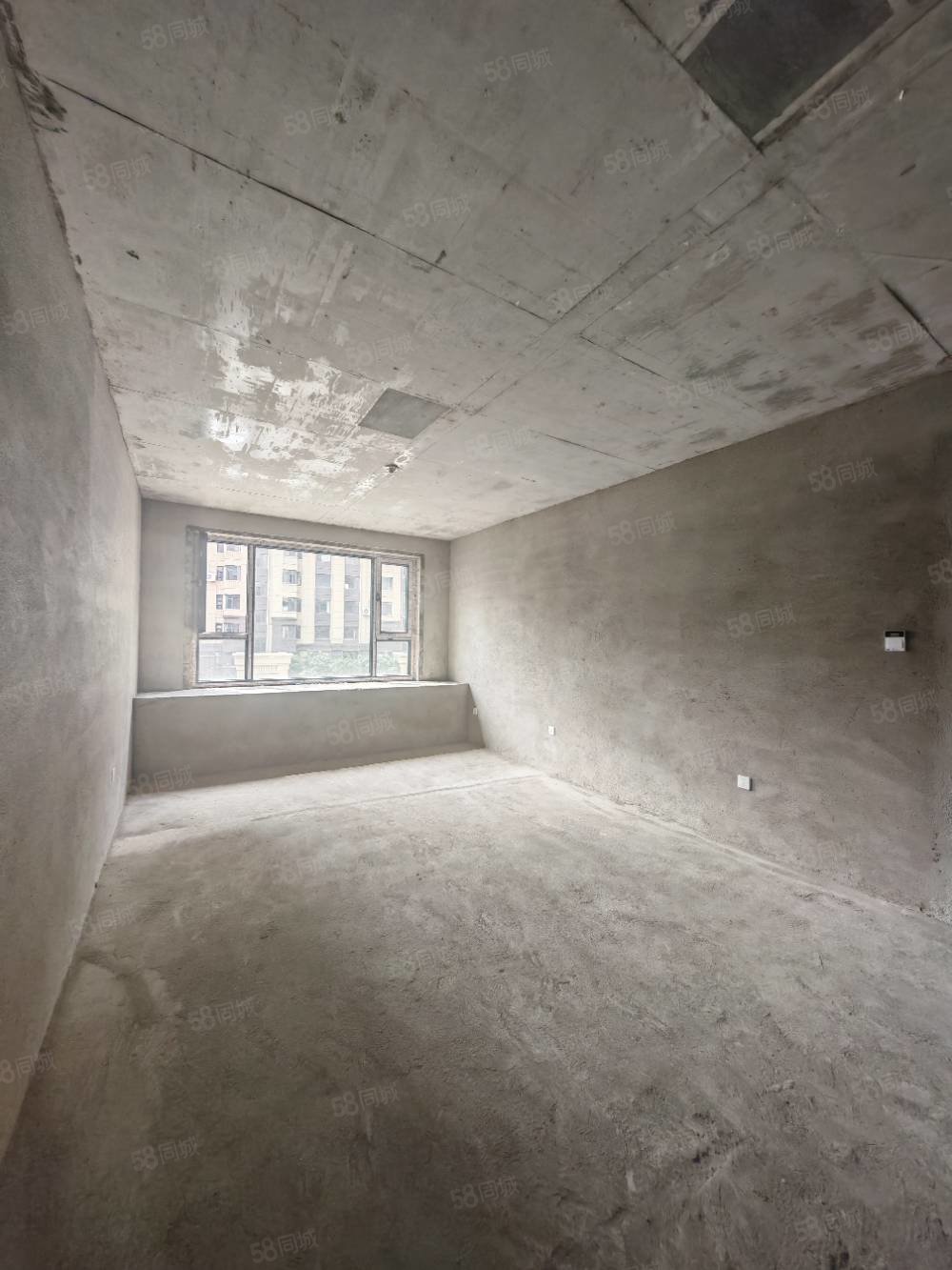 世纪峰景3室2厅2卫125㎡南北46万