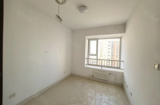 奥森花园 大三叶草 带车位 地下室 小高层