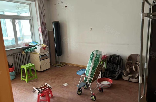 设计院公寓 近医院 实验   交通便利 南北通透 中间楼层