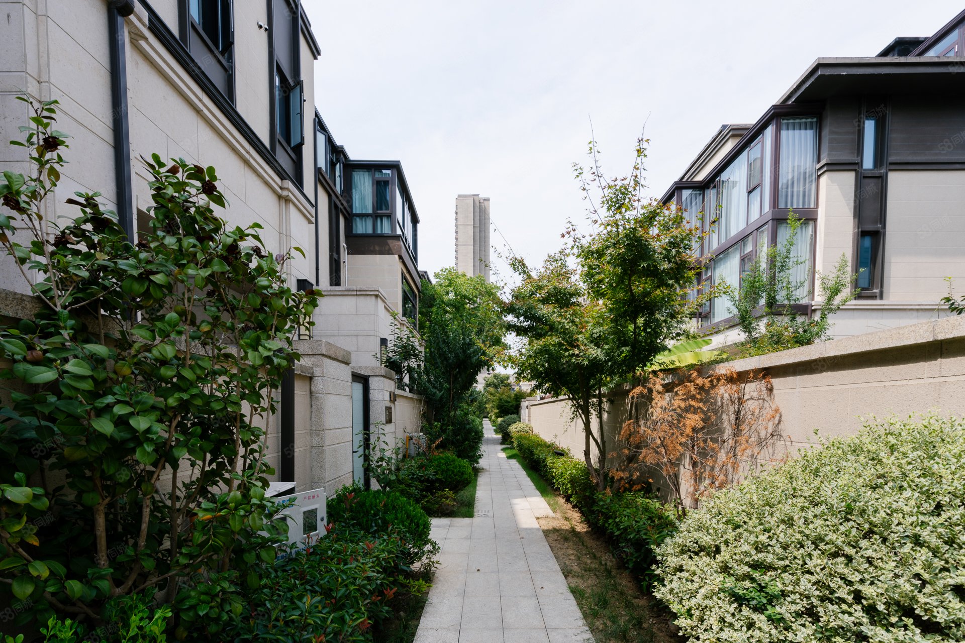 华润桃源里(二期别墅)7室2厅3卫266.42㎡南北720万