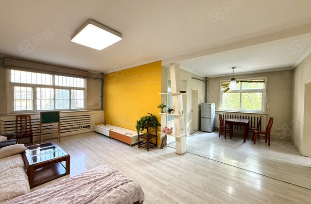 文轩中学 剧院附近 电业局五院步梯二楼 带阳面车库 随时看房