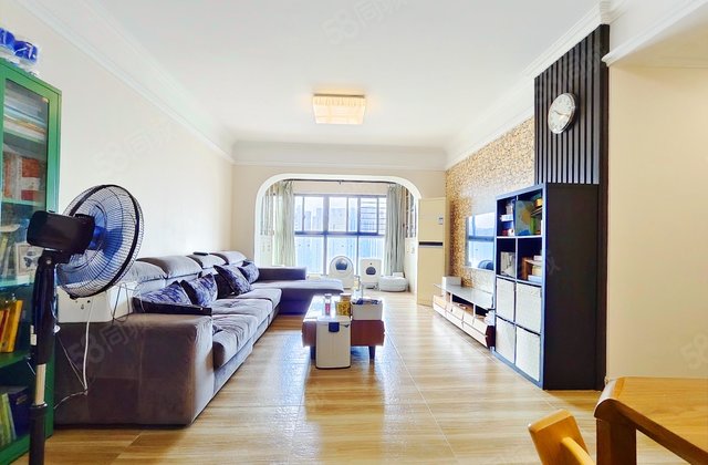 中德英伦联邦(A区)3室2厅89㎡195万二手房图片