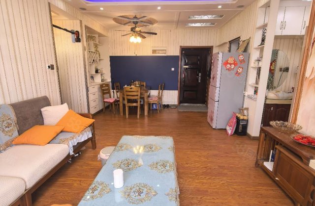 急售昌润莲城精装三室东边户，徒骇河畔，观景房，东苑中学