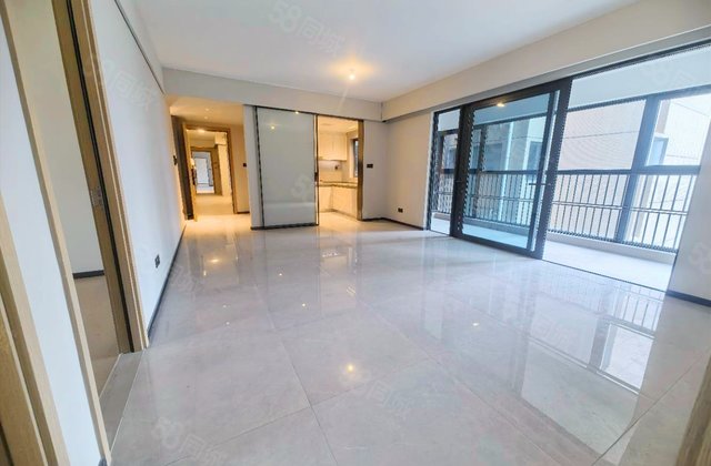 保利时代天珀4室2厅122.42㎡165万二手房图片