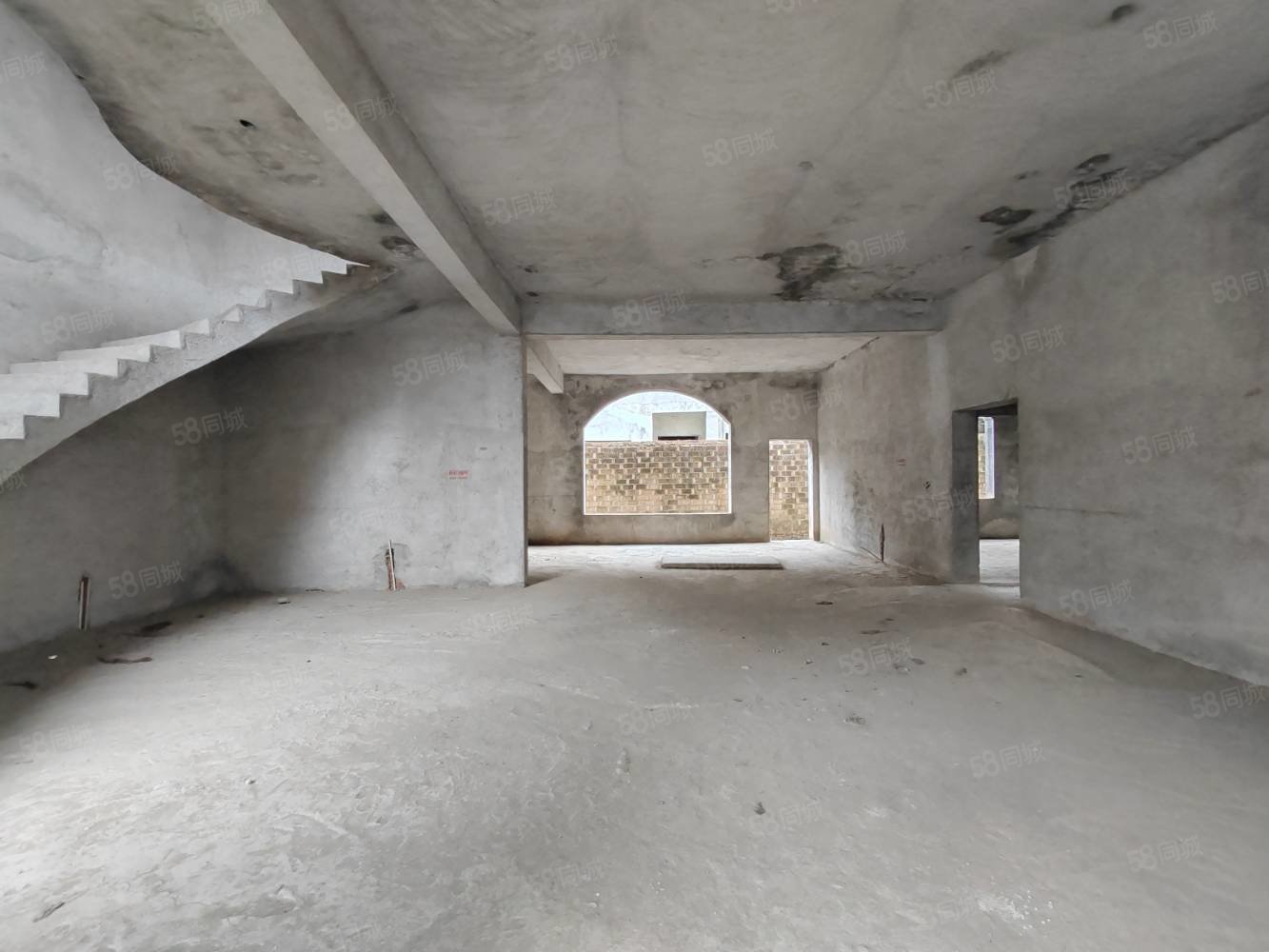 湖田壹号7室3厅3卫420㎡南北169万