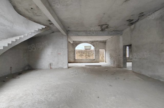 湖田壹号7室3厅3卫420㎡南北169万