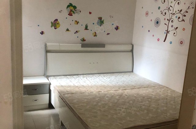 楼层好 出行方便  正南朝向 商业配套齐全送地下室阳台超大