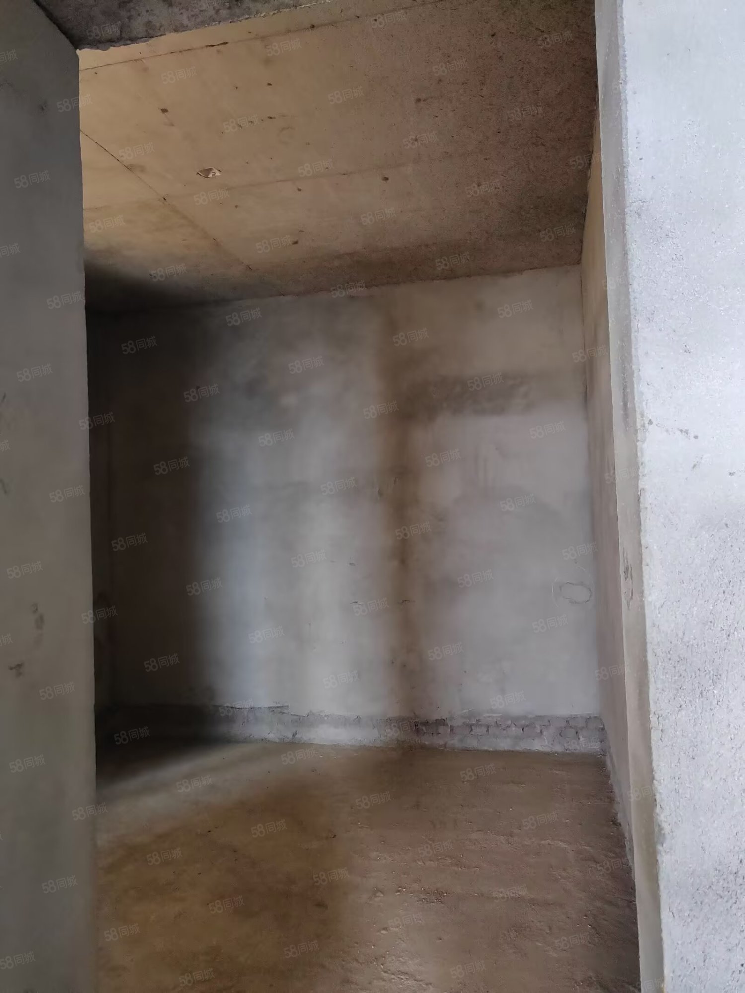 恒锦阳光新城3室2厅2卫115㎡东南31.8万