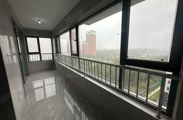 急售！  实验！东边户！三室双卫！中间楼层！带储藏室！走一手