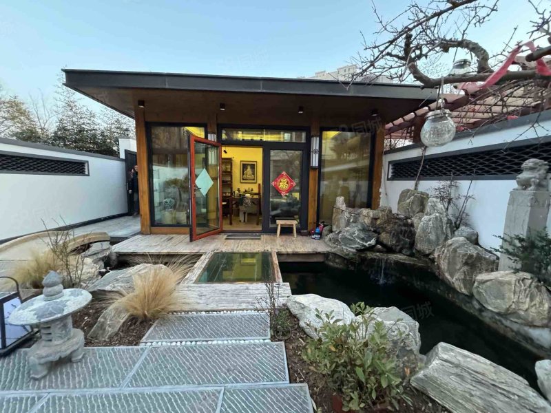 天泰阳光水岸(别墅) 交通便利 近地铁 车位充足 小区新