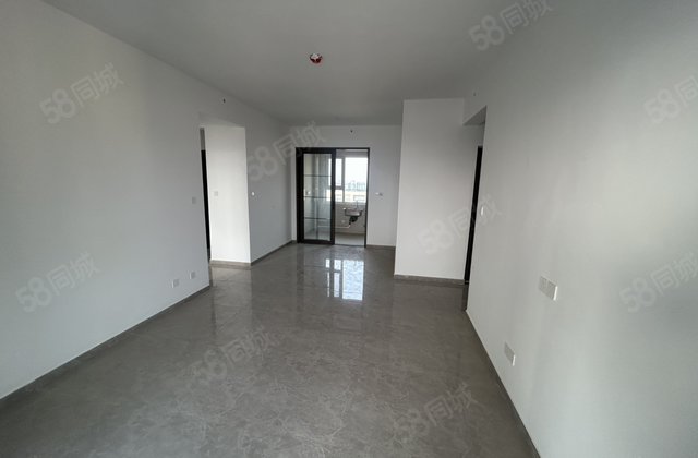 莲湖新城西邻时代美境 四室137万可按揭贷款送车位储藏室