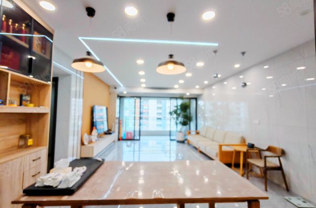 万科缤纷四季(南区)4室2厅157㎡226万二手房图片