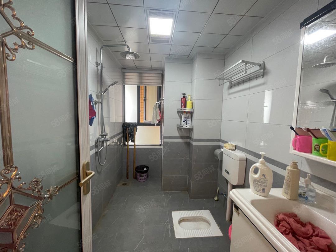 翰林珑城3室2厅1卫110㎡南北64万