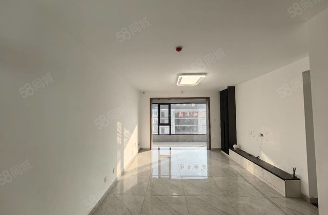 江山印。婚房精装。带车储。采光极好。拎包入住