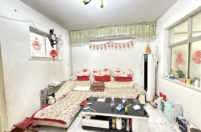 文轩本部，一中，二实验，龙山南区，区委，三室两厅