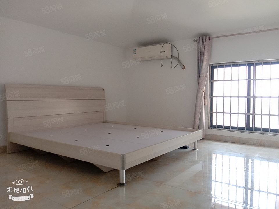 共和名城6室4厅4卫126㎡南80万