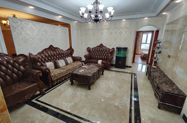 市中心 东昌中学 欧式精装修带家具家电 电梯好楼层 中华御苑