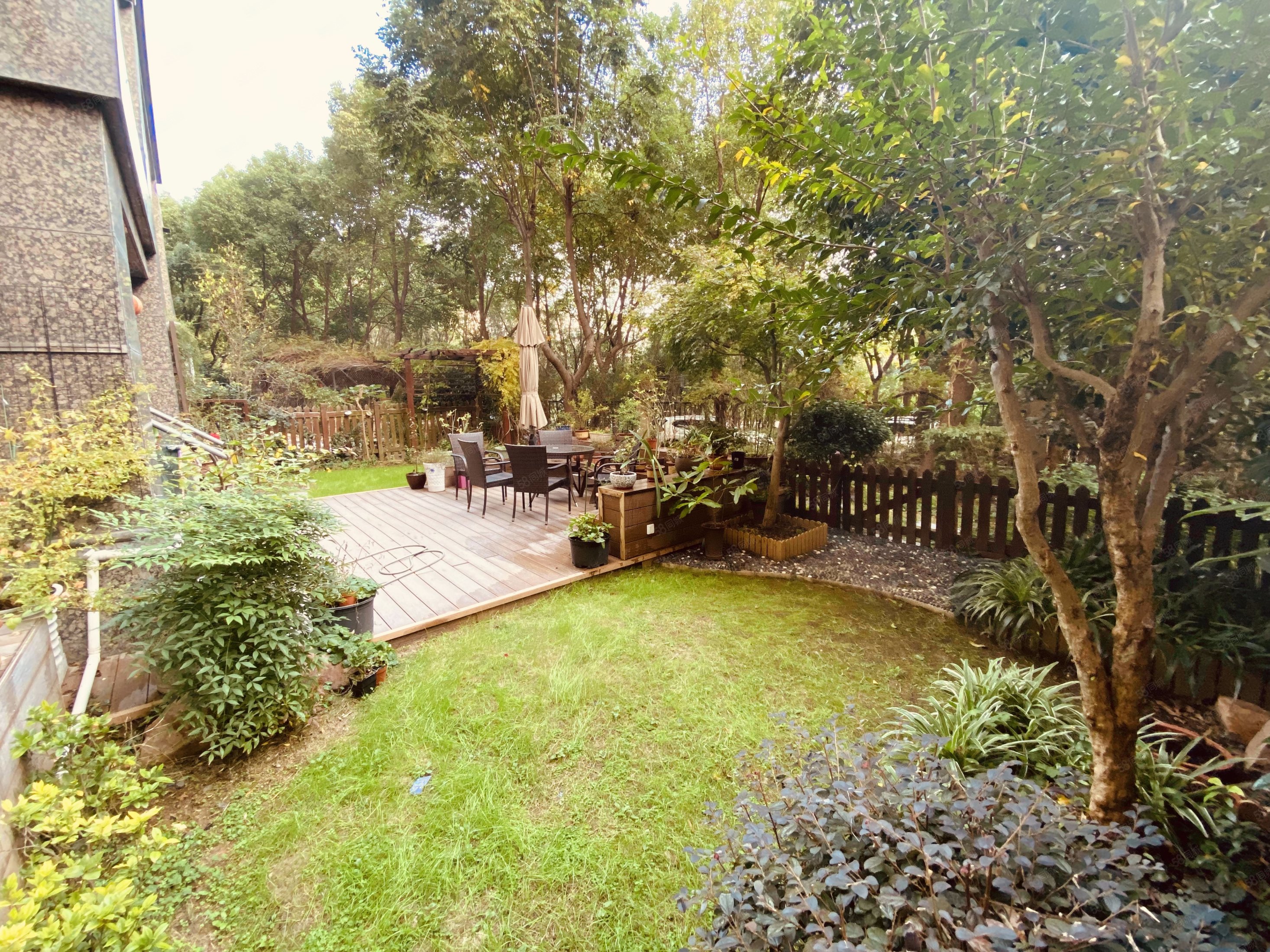 重磅发布送100平大花园附超大地下室套内面积300平