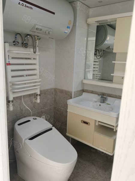香江花园2室2厅2卫218㎡南北68万