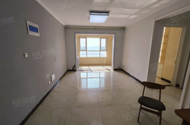 急售！商品房 水晶丽城 两室  户型 好楼层 带储藏室免大税