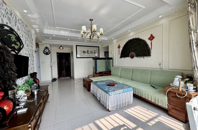 精装电梯房 三室两厅两卫 全明户型 南北通透 免大税 可按揭