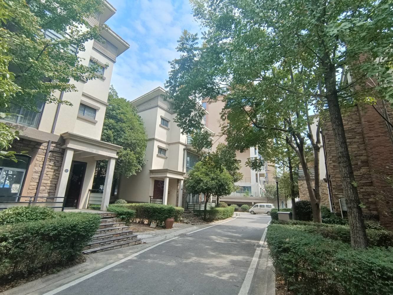 很便宜的独栋别墅,单价9500元平 位置好近地铁,朗诗麓岛-长沙58同城