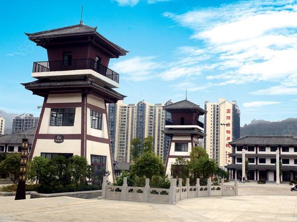 国际绿松石城2室2厅1卫95.21㎡南34.56万