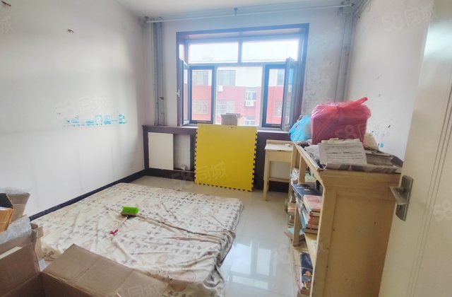 出门东昌湖 公路馨苑 中间好楼层 三室两厅 小区停车方便