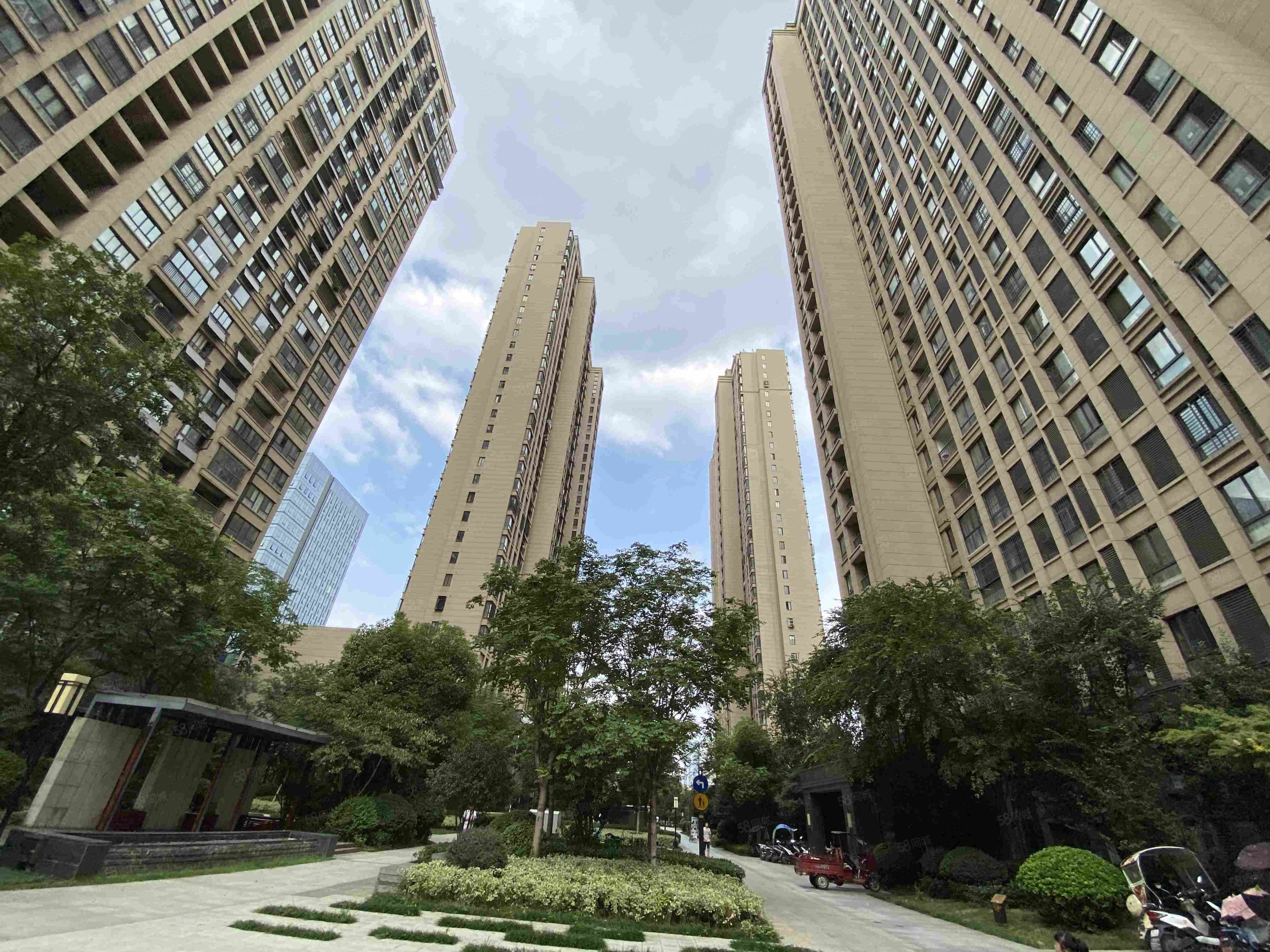 精装两房 近地铁 楼层好 视野宽阔,绿地铭公馆-合肥58同城