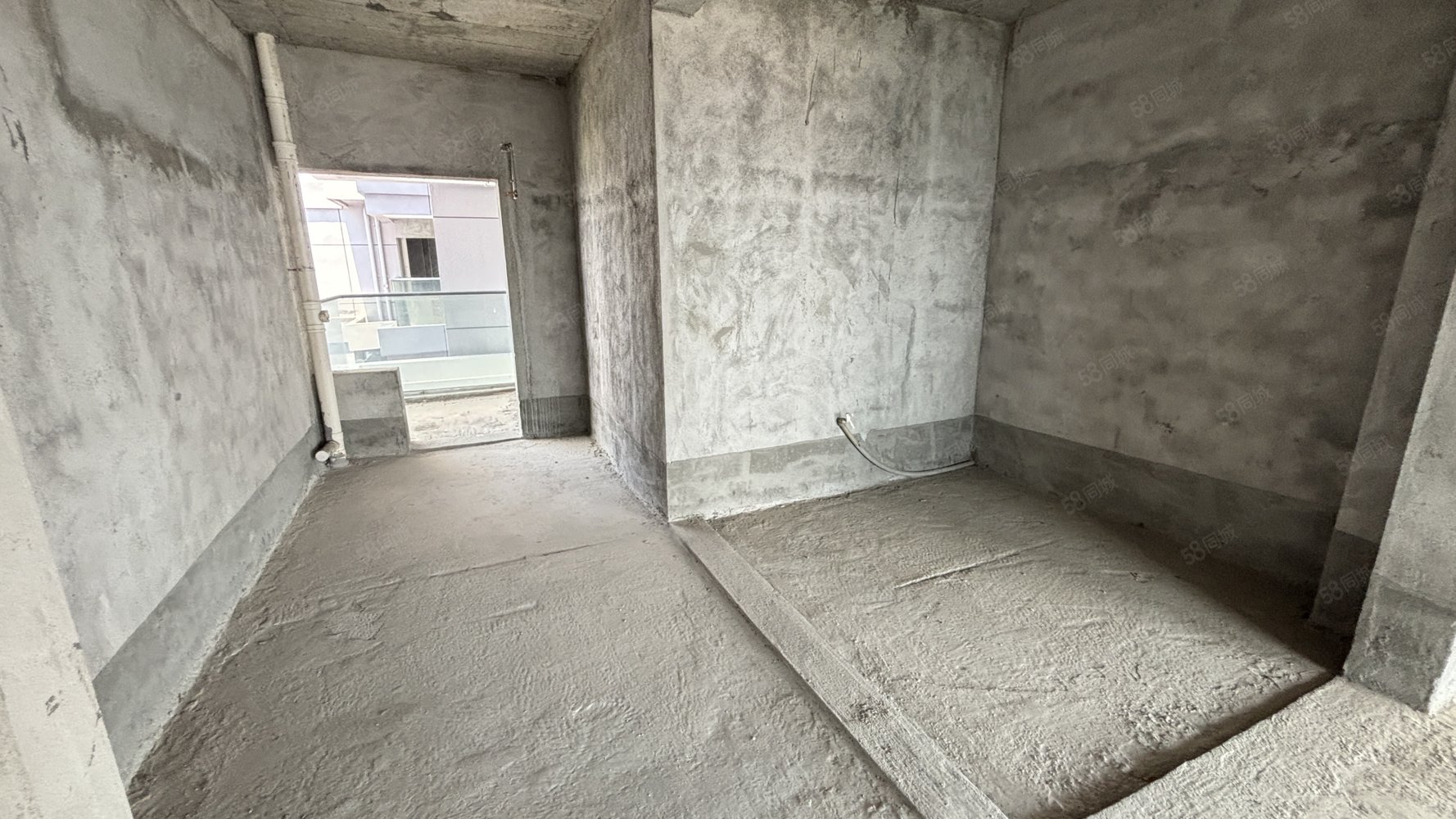 天秀湾5室2厅4卫254㎡南北268万