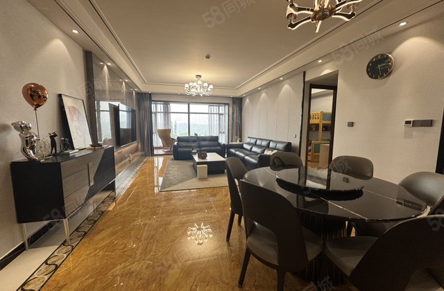 翡丽湾194平 4室2厅3卫 豪华装修 两个车位