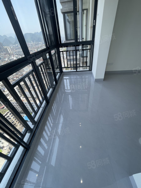 文源华都3室2厅2卫143㎡南北65万