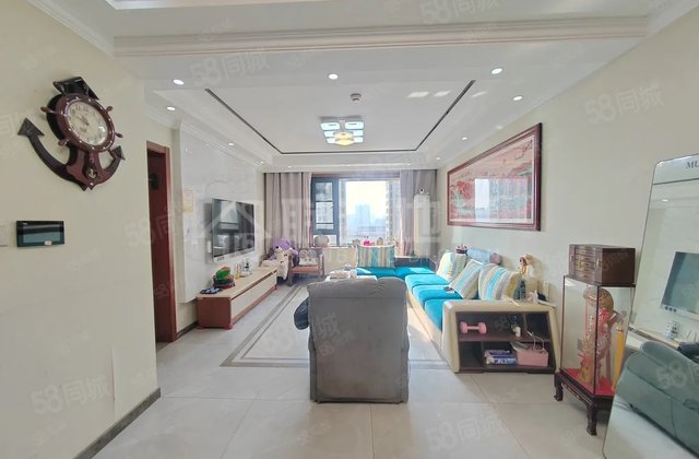 百合新城一期 四居室 小高层 带车位精装 145平 集美