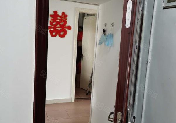 文轩本部三室两厅一卫66万可议送储精装长期卖文轩近各小区房