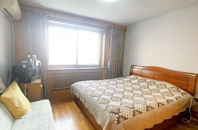 德惠路204号小区4室2厅160㎡105万二手房图片