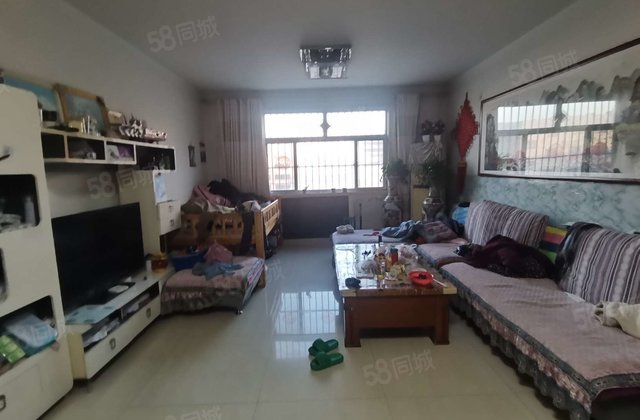 出售三里铺小区电梯房 前方不影响采光 小区停车方便