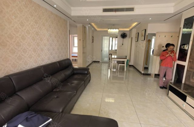 中央丽都 公园附近 四叶草户型 四室两厅两卫南北通透急需售