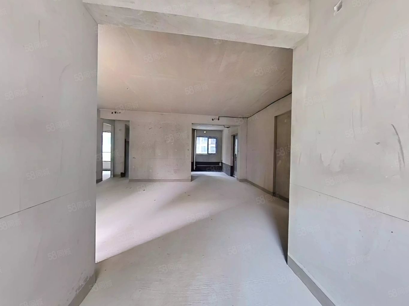 国瑞麓林府4室2厅3卫142㎡南北125万