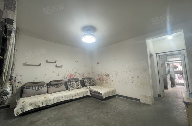 五中 水城 刚需 孝 心楼层送车位地下室 带院子 莲湖花园