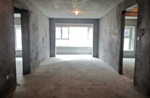 秦皇半岛六区3室2厅117㎡89万二手房图片