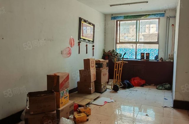 急售 文轩本部东邻三室 一楼带院77万建行家属院建材家属院