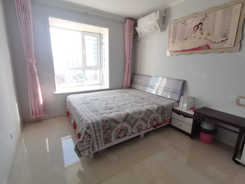 新上丰泰丰逸小区精装老证可贷款地暖