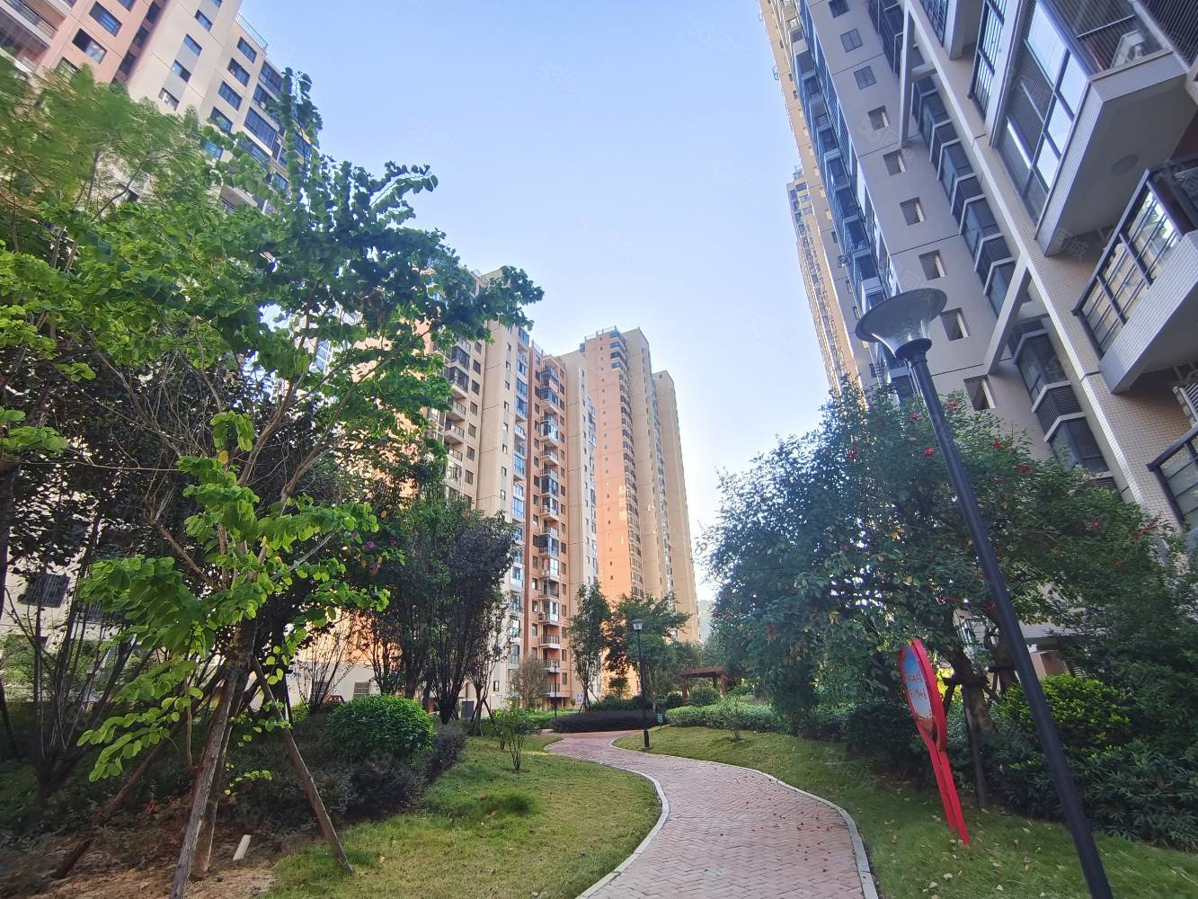 龙辉小区3室2厅2卫145.2㎡南北174万